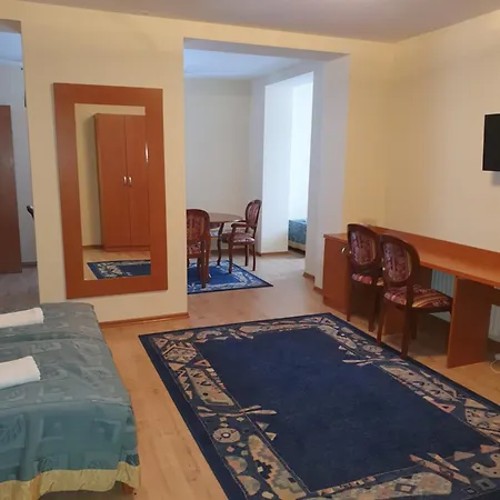 I Pokoje Henryk Bed & Breakfast