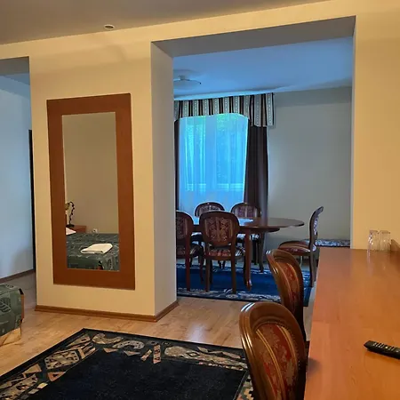 Bed & Breakfast I Pokoje Henryk 3*